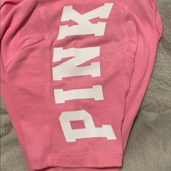 vs pink shirt - Picture 4 of 4